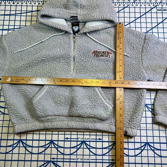 Broken Promises "Love Now Cry Later" Fleece Sherpa Crop Hoodie Size Large - Picture 10 of 11